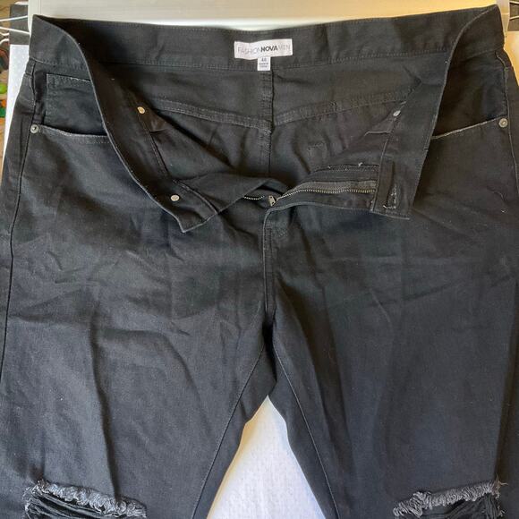 Fashion Nova Men Jeans size 40 Black Mid Rise Straight Leg - Picture 2 of 11